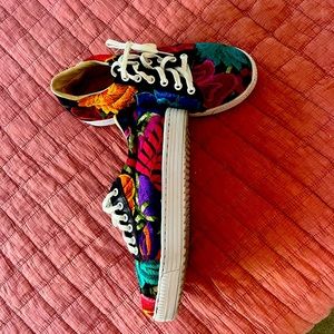 Angelozano | Embroidered Floral Lace up Tennis Shoes | Size 25